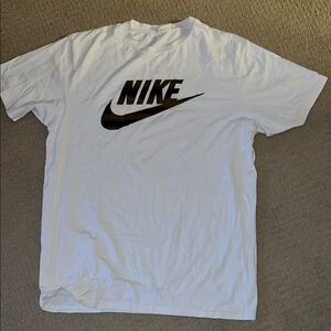 Nike White Short Sleeve Tee with Iconic Swoosh
